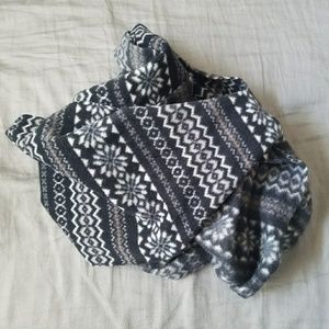 **MOVING SALE** Old Navy Fleece Circle Scarf